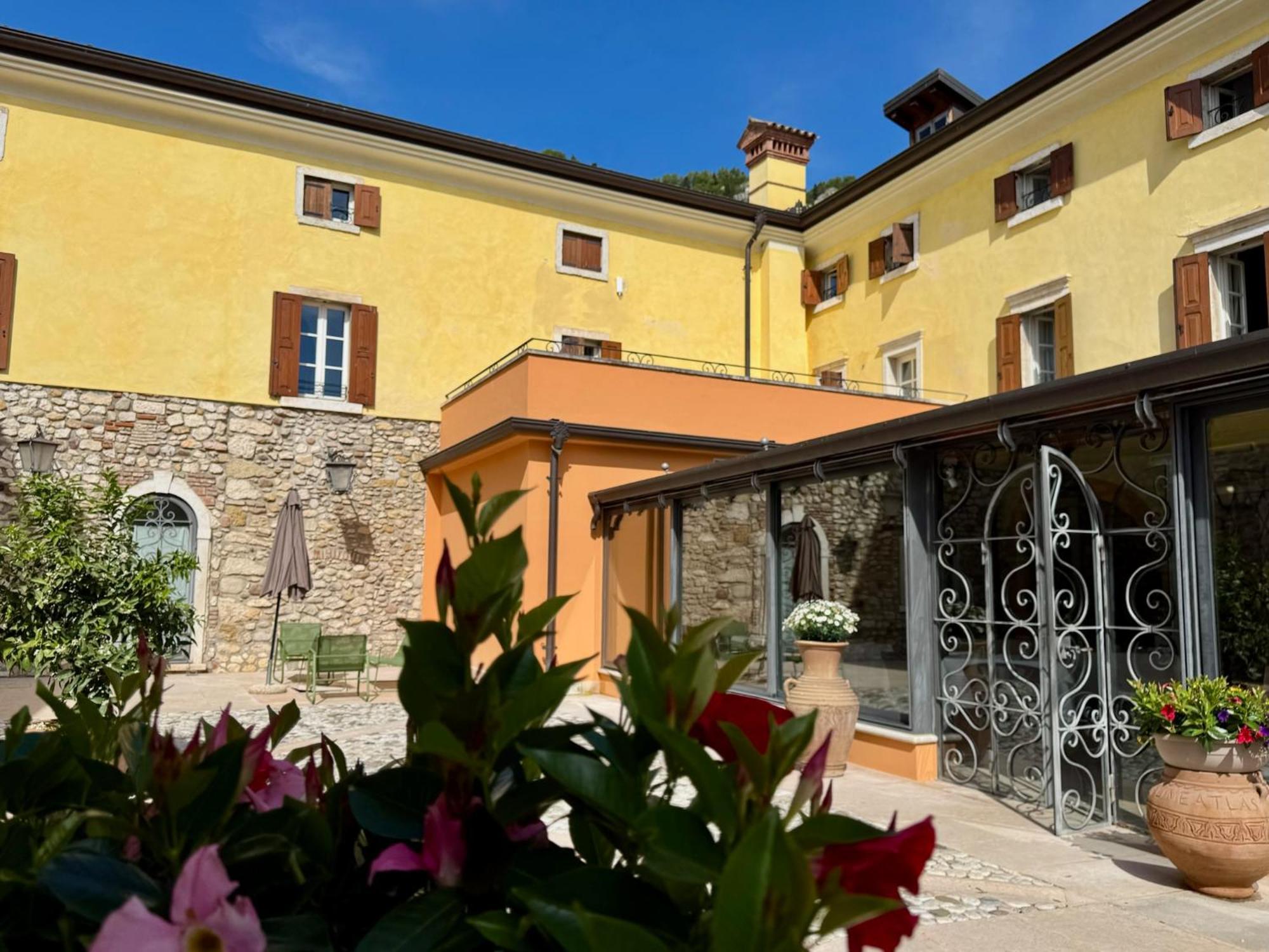 Corte Impero Hotel & Restaurant Афи Екстериор снимка